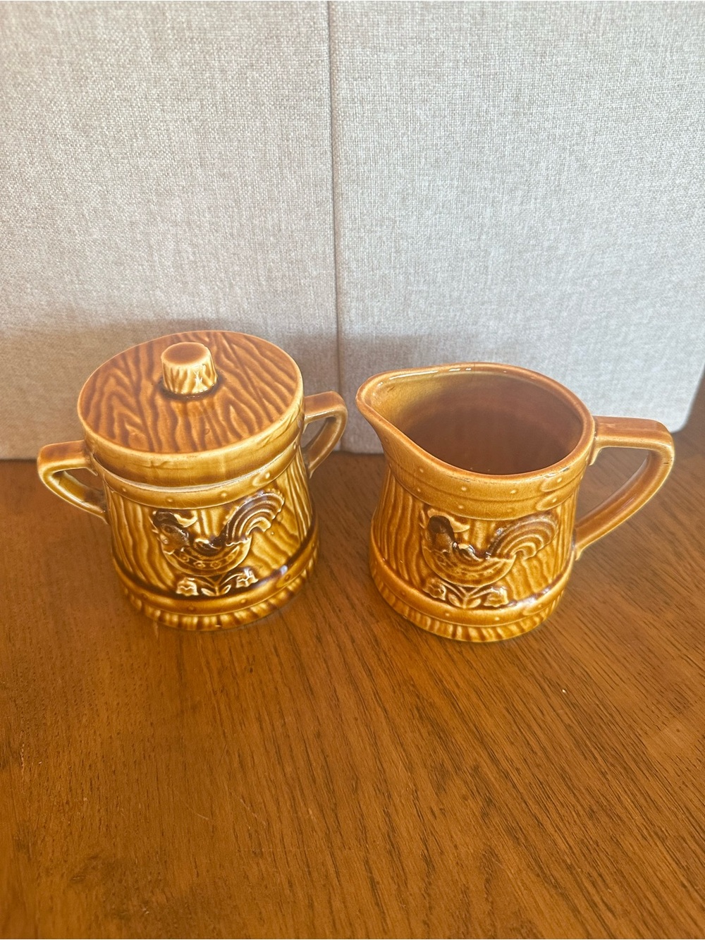 Rooster Motif Ceramic Creamer and Sugar Set in Warm Brown - Picture 3 of 3